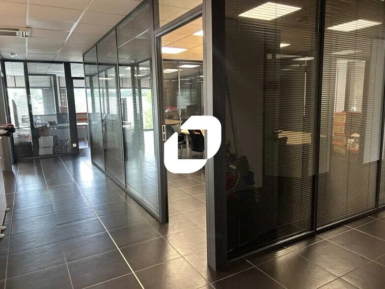 Bureau dans Saint-Brice-sous-Forêt à louer - Photo intérieure – Image 3 sur 8