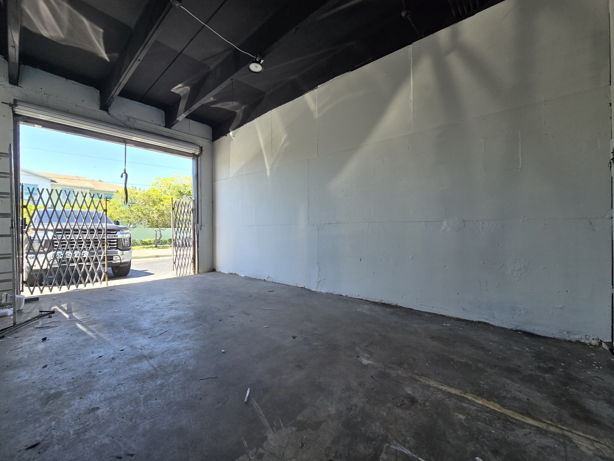201 NW 1st Ave, Hallandale, FL à louer Photo intérieure– Image 1 sur 4