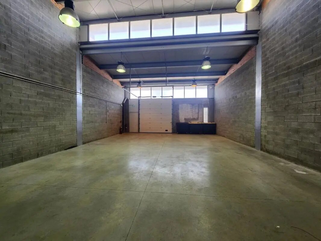 Local d’activités dans Castries à louer Photo intérieure– Image 1 sur 12