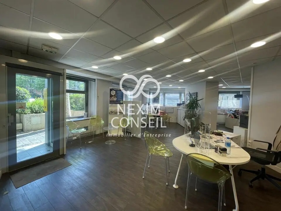 Bureau dans La Garenne-Colombes à louer Photo de l’immeuble– Image 1 sur 8