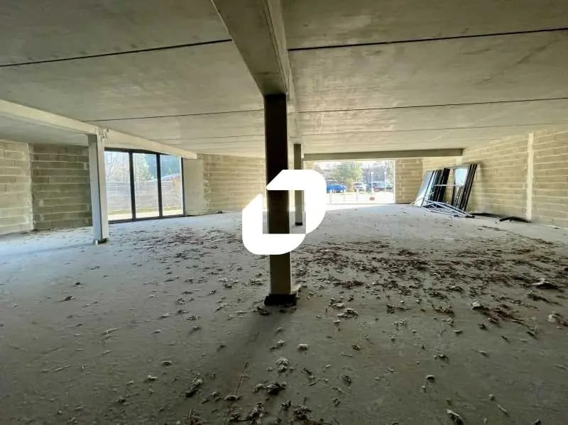 Local commercial dans Biganos à louer Photo intérieure– Image 1 sur 7