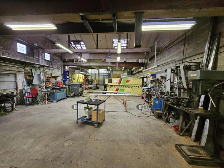 Local d'activités dans Draveil à vendre - Photo de l’immeuble – Image 2 sur 7