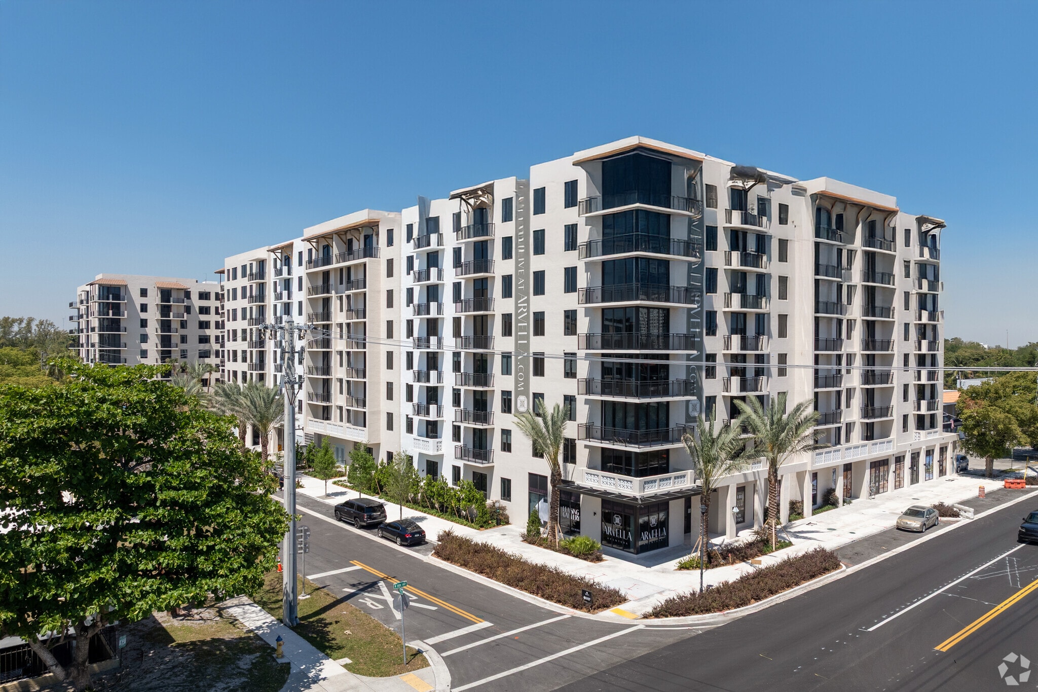 2555 NE 179th St, North Miami Beach, FL à louer Photo principale– Image 1 sur 35