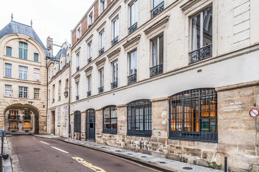 Local commercial dans Paris à vendre - Photo de l’immeuble – Image 1 sur 12