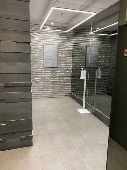 1290 Av Van Horne Avenue, Montréal, QC à louer - Photo de l’immeuble – Image 2 sur 2