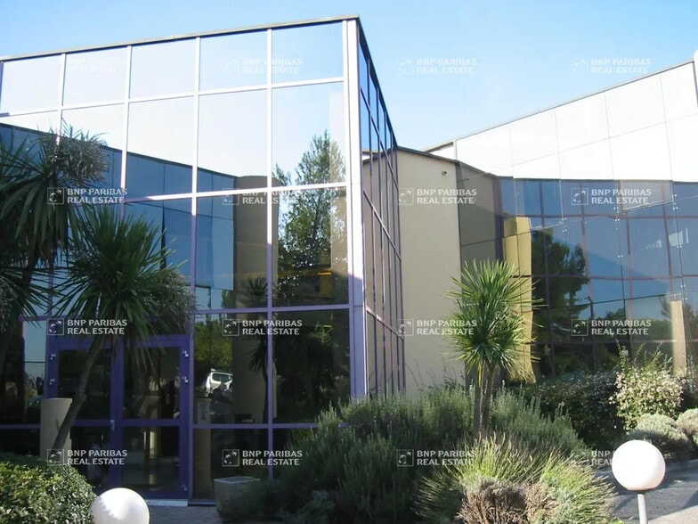 Bureau dans Antibes à vendre - Photo de l’immeuble – Image 2 sur 11