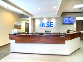 8070 Castleton Rd, Indianapolis, IN à louer Hall d’entrée– Image 2 sur 10