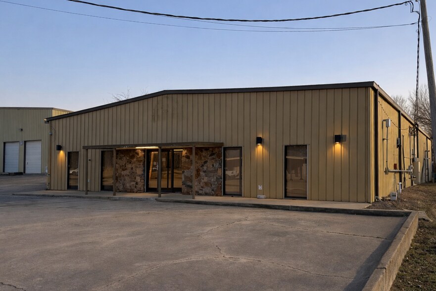 1302 Jackson St, Fort Smith, AR à louer - Photo de l’immeuble – Image 1 sur 10