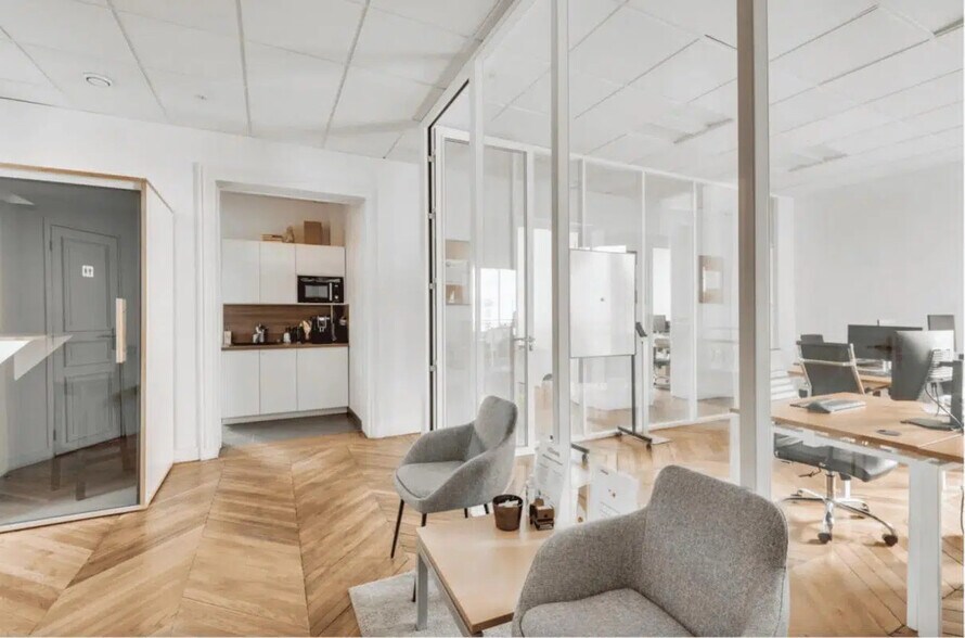15 Rue Du Louvre, Paris à louer - Photo de l’immeuble – Image 3 sur 11