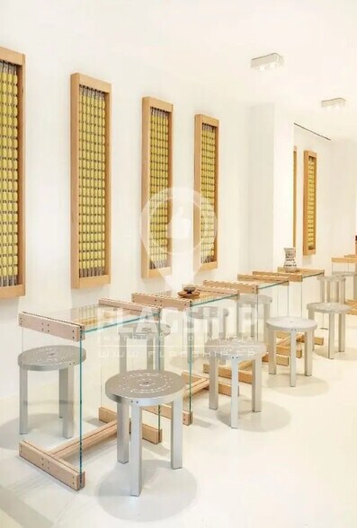 Local commercial dans Paris à louer - Photo intérieure – Image 2 sur 9