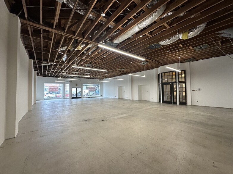 11628 Barrington Ct, Los Angeles, CA à louer - Photo de l’immeuble – Image 2 sur 9