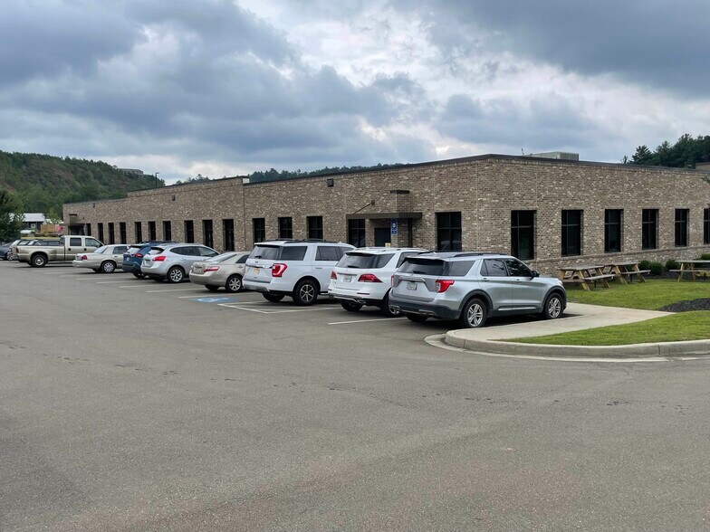 222 Highland Xing, Ellijay, GA à vendre - Photo de l’immeuble – Image 2 sur 6