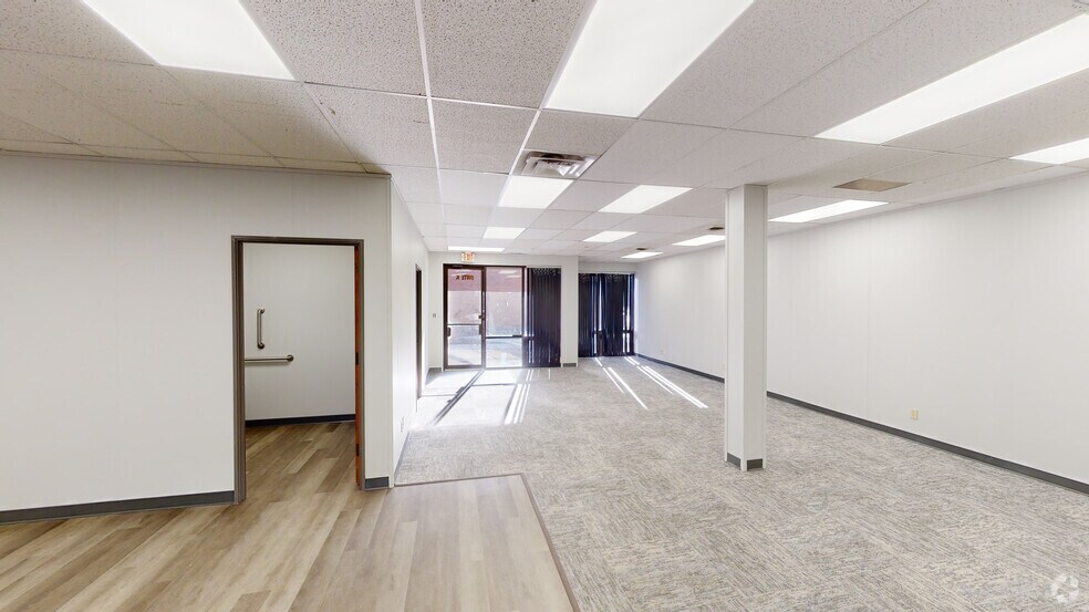 2401 Directors Row, Indianapolis, IN à vendre - Numérisation 3D Matterport – Image 3 sur 20
