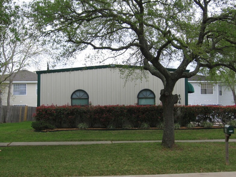 404 Newport Blvd, League City, TX à louer - Photo de l’immeuble – Image 2 sur 14