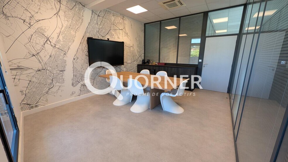 Bureau dans Fréjus à vendre - Photo de l’immeuble – Image 3 sur 7