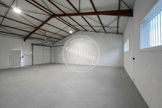 Plus de détails pour 7 Avenue De La Mouyssaguèse, Drémil-Lafage - Industriel/Logistique à louer