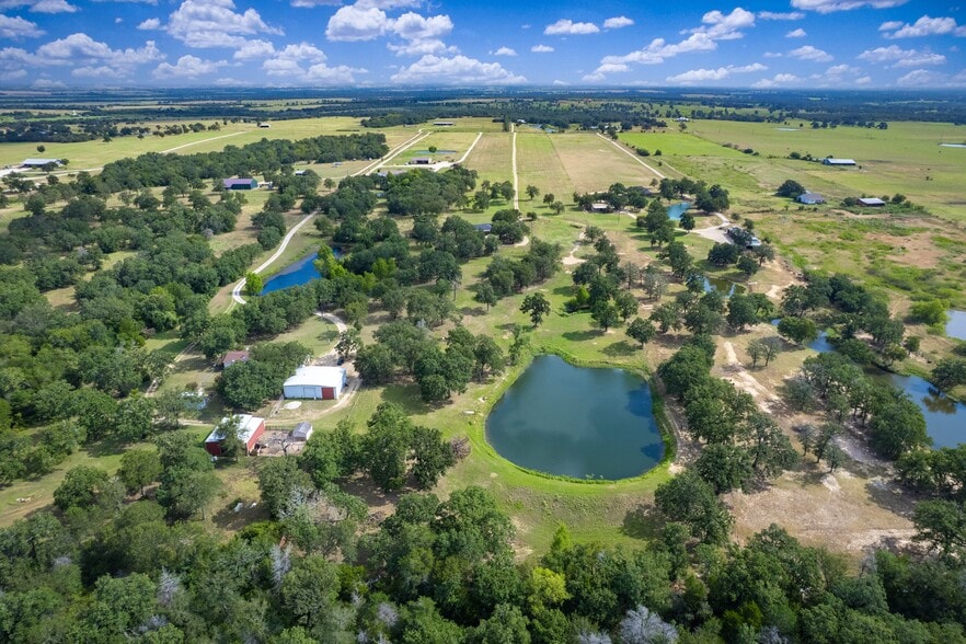 1650 County Road 439, Thorndale, TX à vendre - Photo principale – Image 1 sur 41