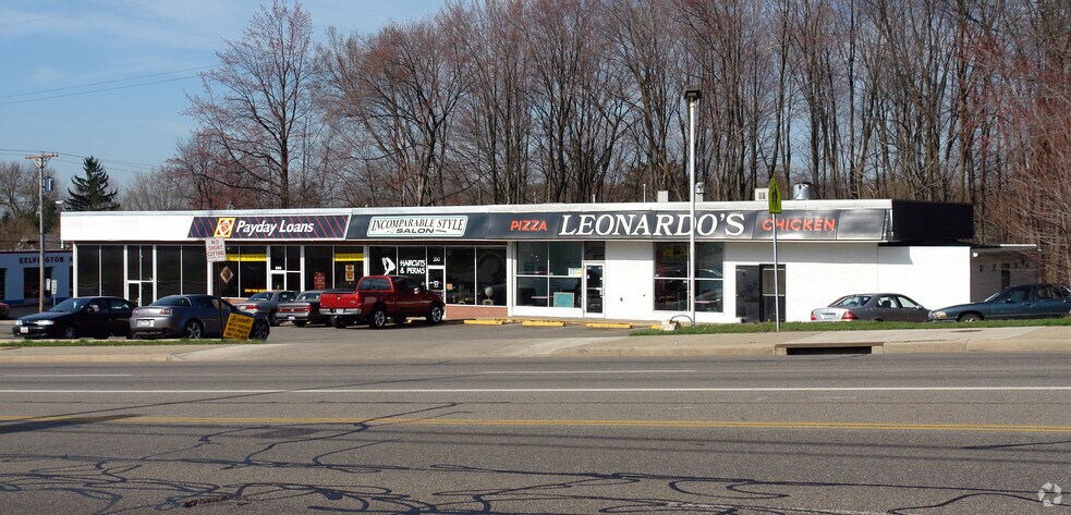 322-332 Darrow Rd, Akron, OH à louer - Photo de l’immeuble – Image 2 sur 4