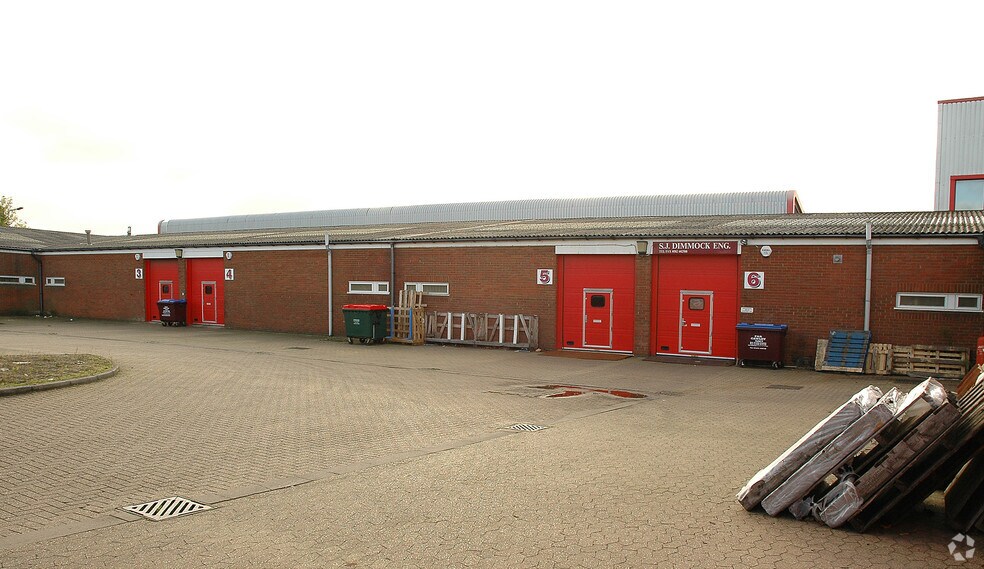 Westbury Clos, Dunstable à louer - Photo de l’immeuble – Image 3 sur 5
