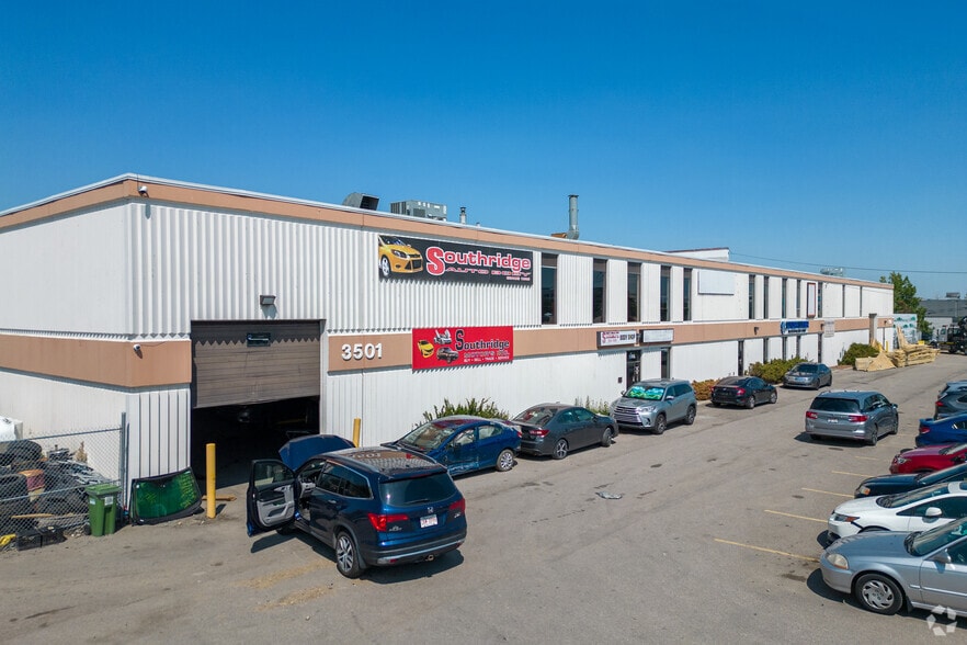 3501 23rd St NE, Calgary, AB à louer - Photo principale – Image 1 sur 6