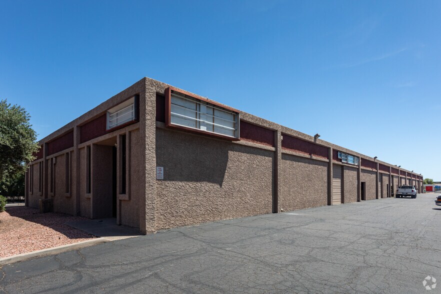 130 W Hampton Ave, Mesa, AZ à louer - Photo de l’immeuble – Image 2 sur 5