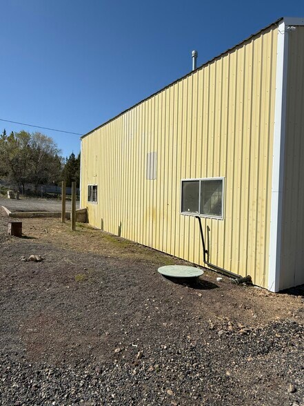 8710 11th St, Terrebonne, OR à louer - Photo de l’immeuble – Image 3 sur 10