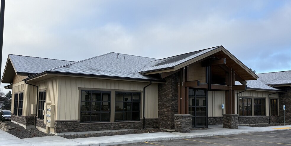 512 N Evergreen Rd, Spokane Valley, WA à louer - Photo de l’immeuble – Image 2 sur 4