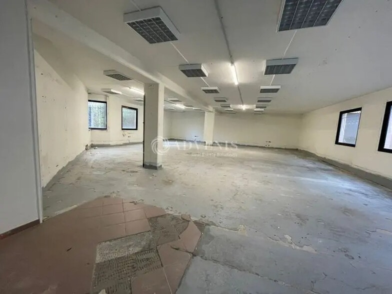 Bureau dans Jouy-en-Josas à louer - Photo de l’immeuble – Image 3 sur 9