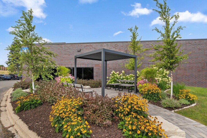 425 Etna St, Saint Paul, MN à louer - Photo de l’immeuble – Image 2 sur 25