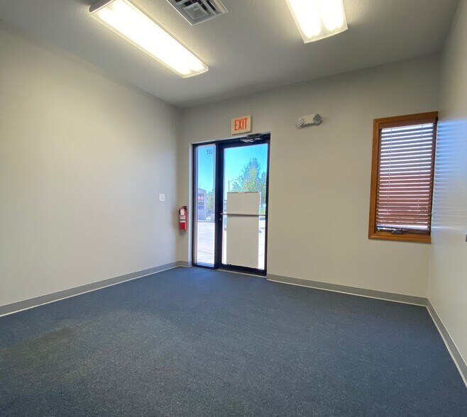 1014 Ekstam Dr, Bloomington, IL à louer - Photo de l’immeuble – Image 3 sur 22