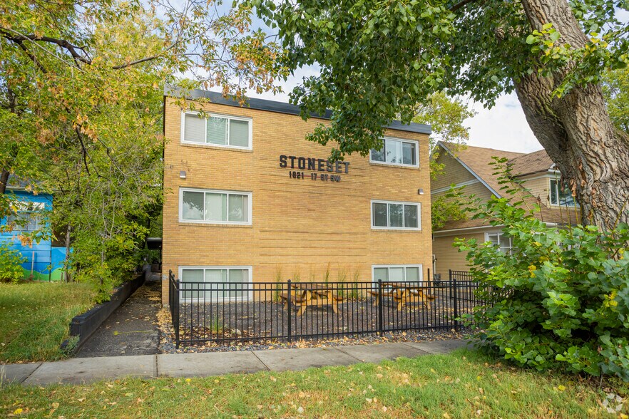 1821 17 St SW, Calgary, AB à vendre - Photo de l’immeuble – Image 2 sur 2