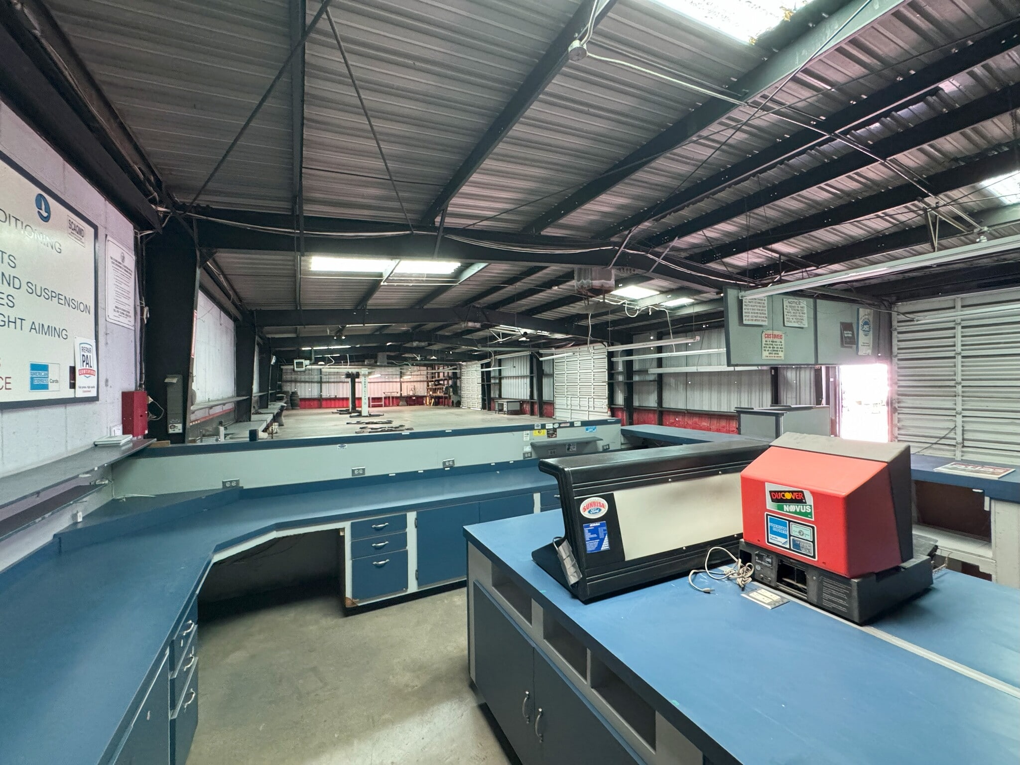 460-480 S Arrowhead Ave, San Bernardino, CA à louer Photo intérieure– Image 1 sur 11