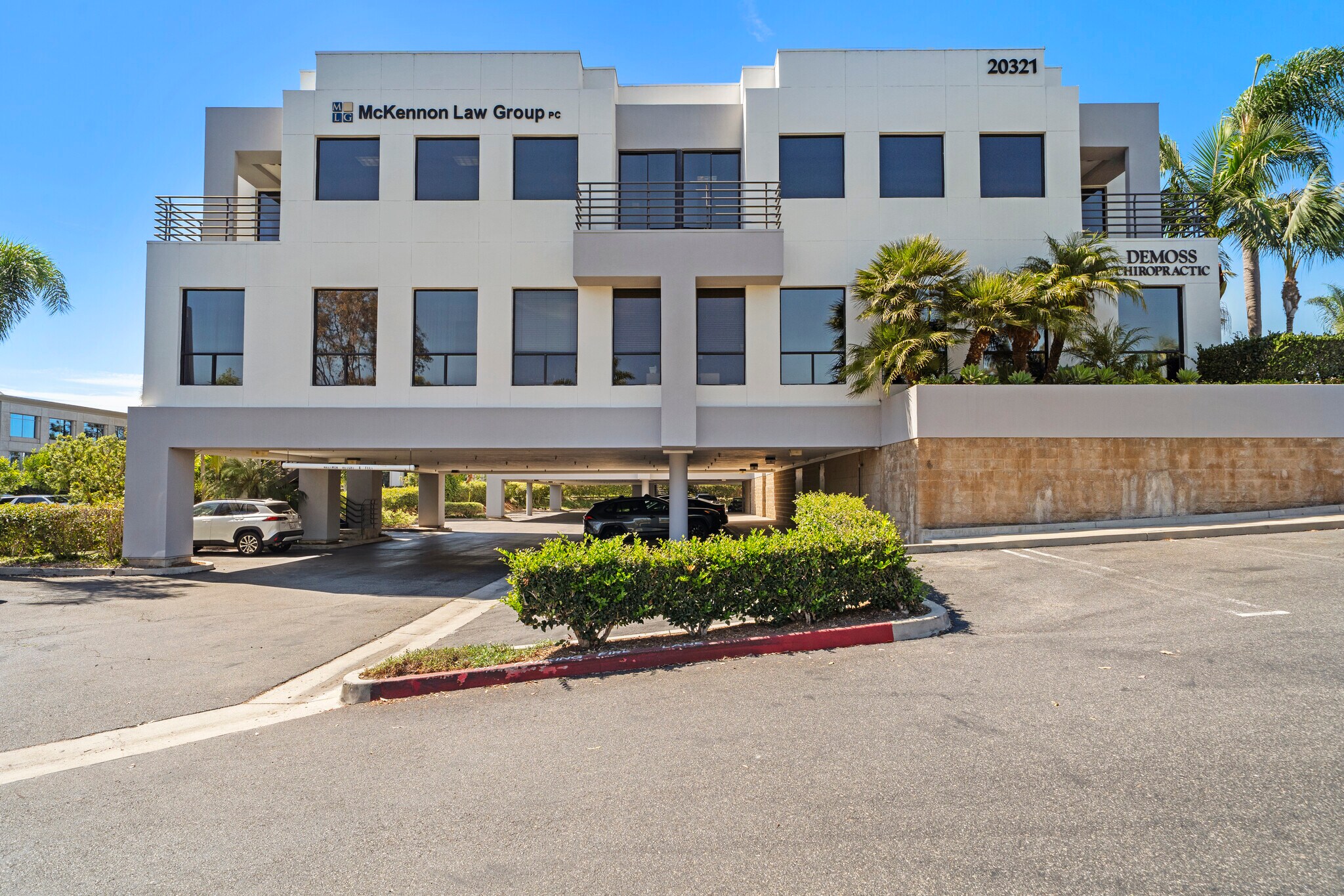 20321 SW Birch St, Newport Beach, CA à vendre Photo de l’immeuble– Image 1 sur 7
