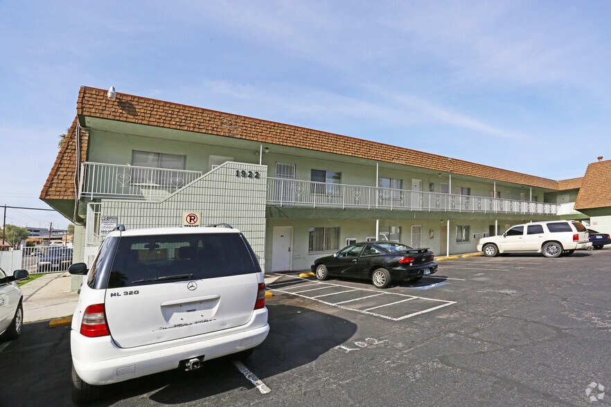 1922 S Fairfield Ave, Las Vegas, NV à vendre - Photo de l’immeuble – Image 2 sur 4