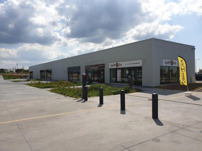 Local commercial dans Metting à louer - Photo de l’immeuble – Image 3 sur 5