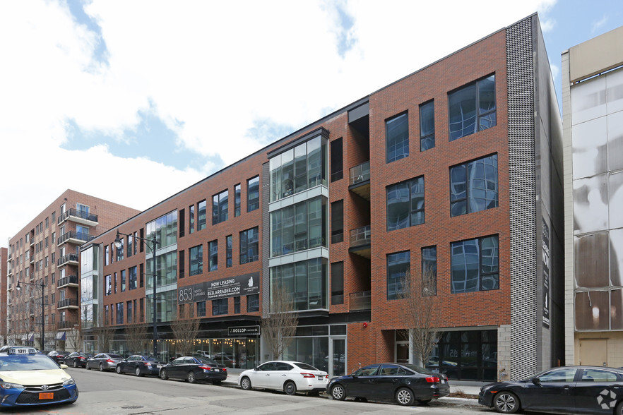 853 N Larrabee St, Chicago, IL à louer - Photo principale – Image 1 sur 27