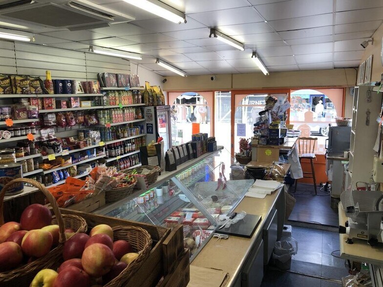 144 High St, Londres à louer - Photo de l’immeuble – Image 2 sur 6