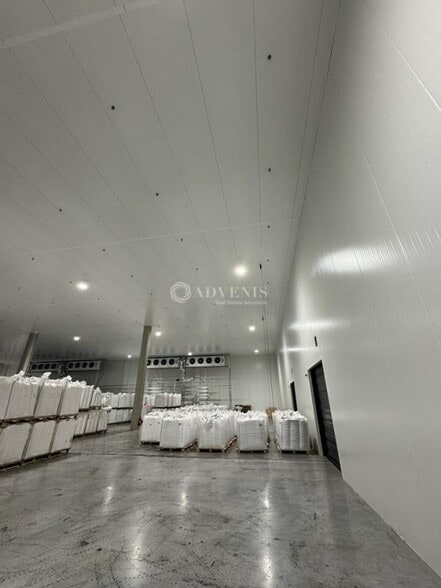 Industriel/Logistique dans Perpignan à louer - Photo de l’immeuble – Image 3 sur 3