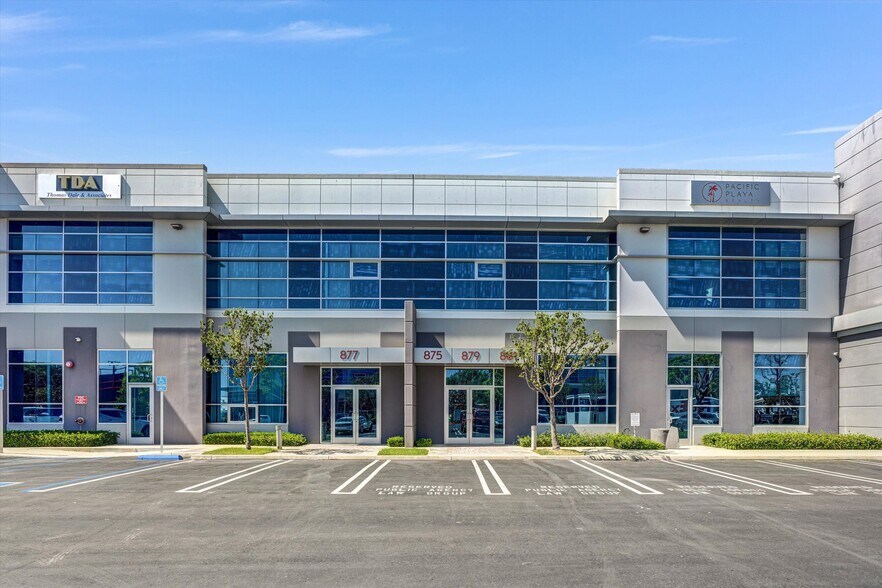 863-885 N Douglas St, El Segundo, CA à vendre - Photo de l’immeuble – Image 3 sur 33