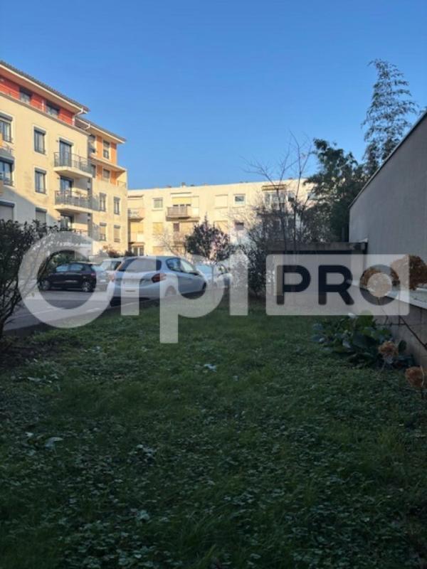 Plus de détails pour Local commercial à vendre