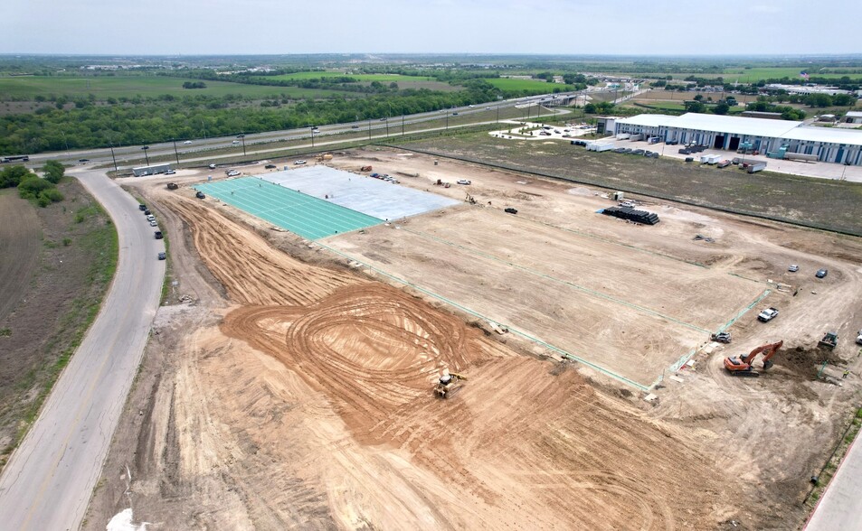 Freeport Rd, Von Ormy, TX à louer - Photo de la construction – Image 2 sur 4
