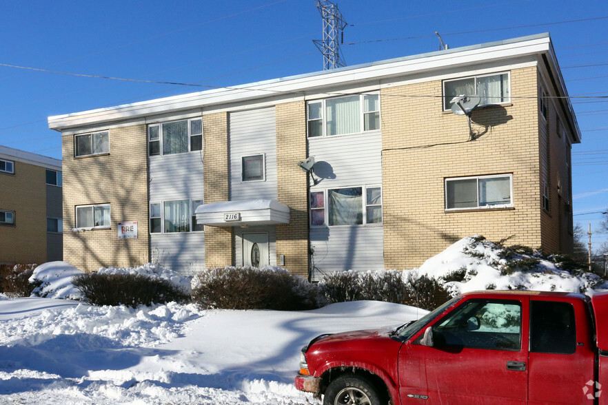 2116 Williamsburg Dr, Waukegan, IL à vendre - Photo de l’immeuble – Image 3 sur 11