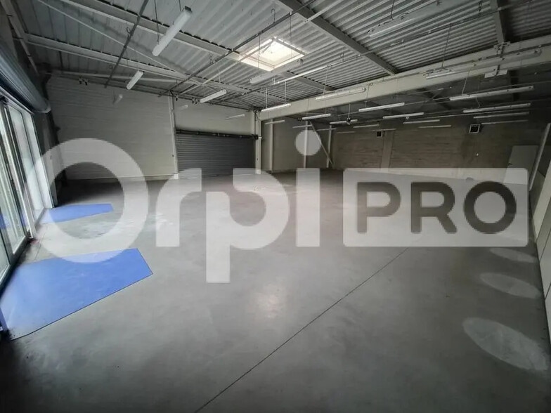 Local commercial dans Reims à louer - Photo de l’immeuble – Image 2 sur 10