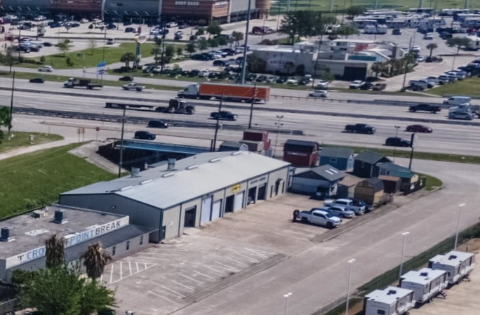 19419 N Freeway, Spring, TX à louer - Photo de l’immeuble – Image 1 sur 9