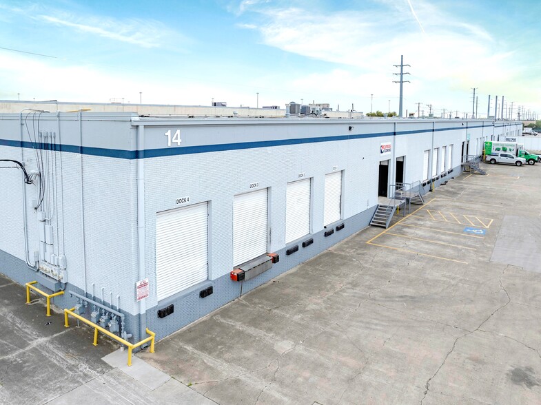 5504-5540 Business Park, San Antonio, TX à louer - Photo de l’immeuble – Image 2 sur 4
