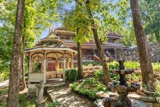 Plus de détails pour 46 Hillside Ave, Eureka Springs, AR - Hôtellerie à vendre