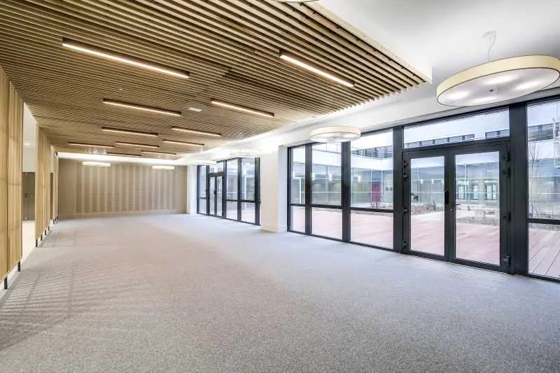 53 Rue Du Port, Nanterre à louer Photo de l’immeuble– Image 1 sur 2