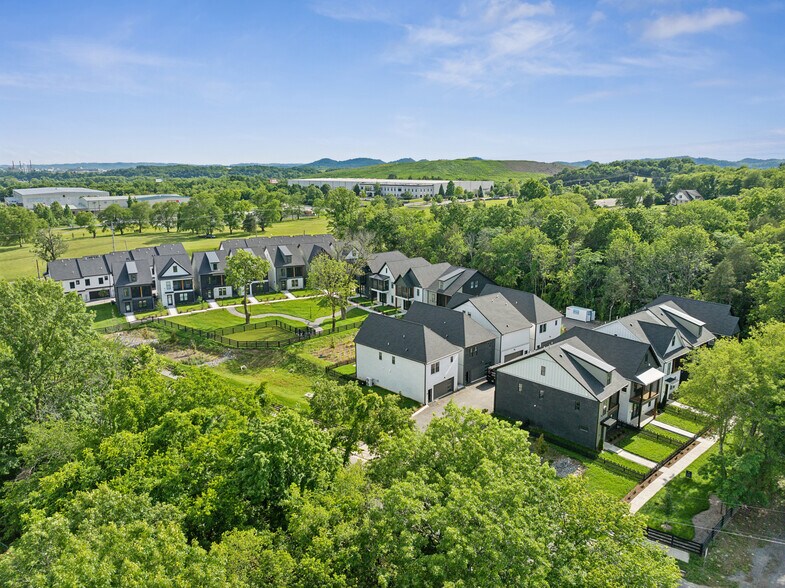 14 Homes Available for Purchase portefeuille de 14 biens à vendre sur LoopNet.fr - Aérien – Image 1 sur 13