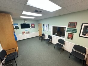 497 Main St, Ansonia, CT à louer Photo intérieure– Image 2 sur 11