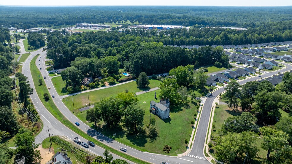 7260 Main St, Gloucester, VA à vendre - Photo de l’immeuble – Image 2 sur 8